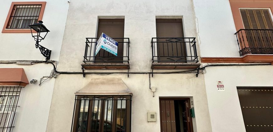 ¡MAGNIFICA VIVIENDA DE DOS PLANTAS PARA ENTRAR A VIVIR!