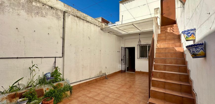 ¡MAGNIFICA VIVIENDA DE DOS PLANTAS PARA ENTRAR A VIVIR!