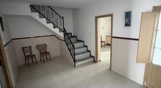 CASA PARA REFORMA EN LANTEJUELA