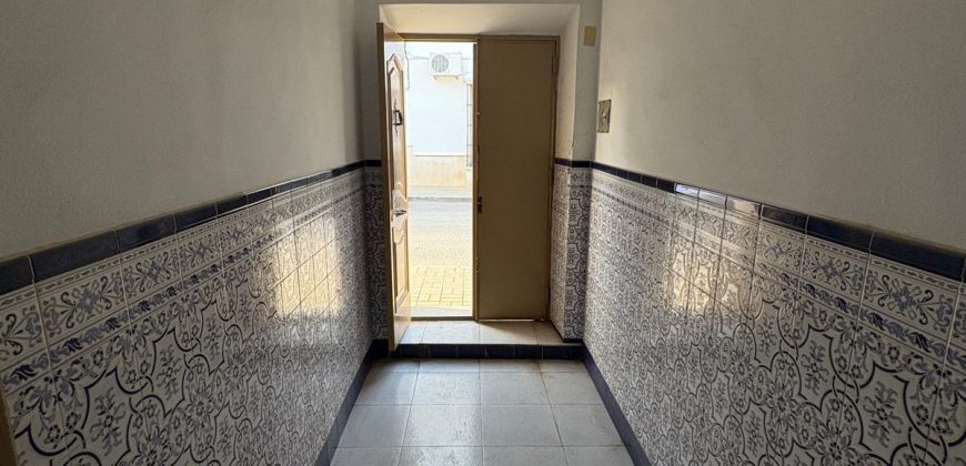 CASA PARA REFORMA EN LANTEJUELA