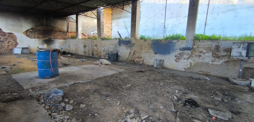 DISPONIBLE SOLAR DE 256 M² DE SUPERFICIE