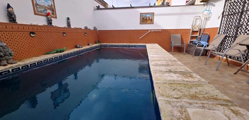 Chalet adosado – Bollullos de la Mitación