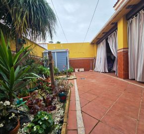 Casa adosada en esquina – Benacazón