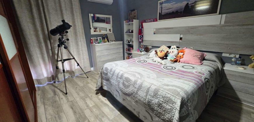 Casa adosada en esquina – Benacazón