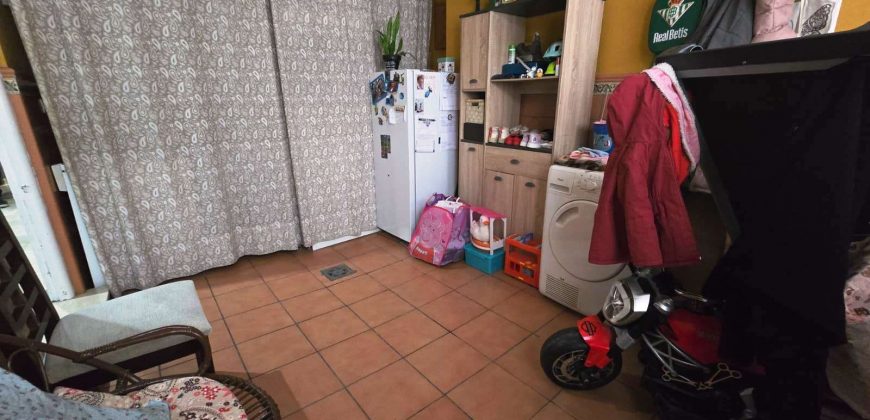 Casa adosada en esquina – Benacazón