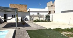 Parcela de recreo con construcción y piscina