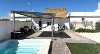 Parcela de recreo con construcción y piscina