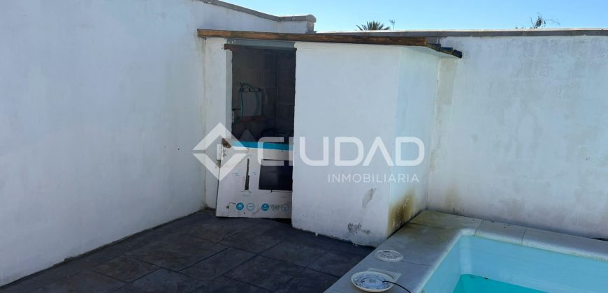 Parcela de recreo con construcción y piscina