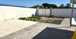 Parcela de recreo con construcción y piscina