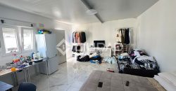 Parcela de recreo con construcción y piscina