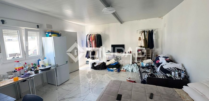 Parcela de recreo con construcción y piscina