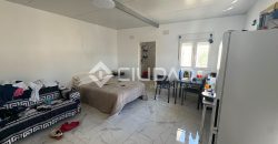 Parcela de recreo con construcción y piscina