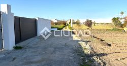 Parcela de recreo con construcción y piscina