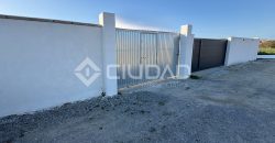 Parcela de recreo con construcción y piscina