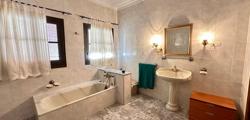 GRAN VIVIENDA EN EL CENTRO