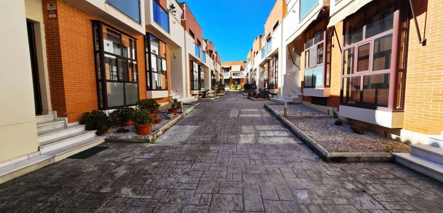 Casa adosada – Palomares del Río