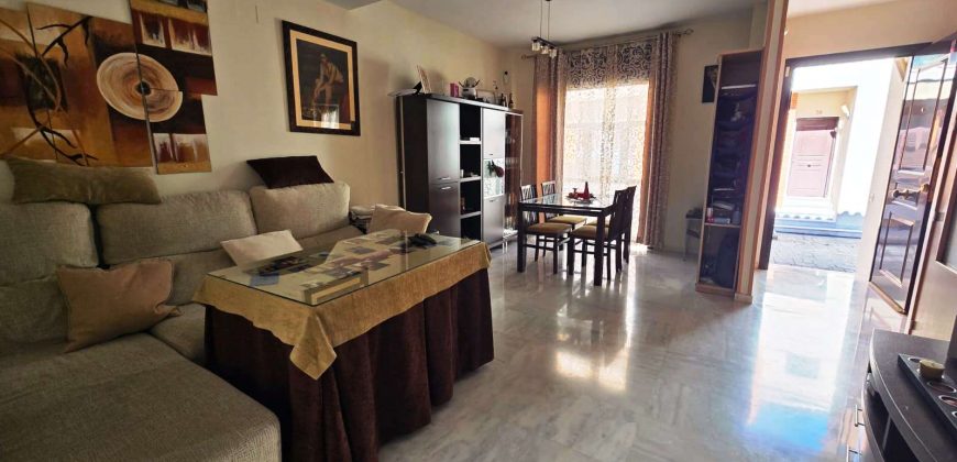 Casa adosada – Palomares del Río