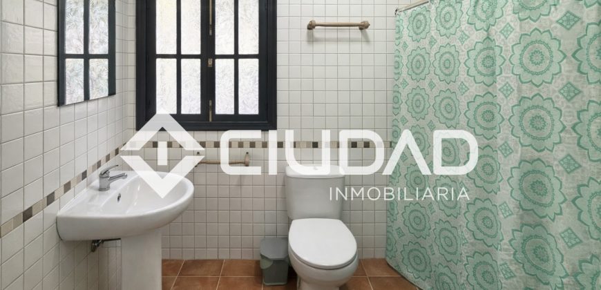 Campo con casa y piscina de obra – Zona La Encinilla