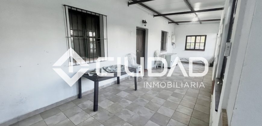 Campo con casa y piscina de obra – Zona La Encinilla