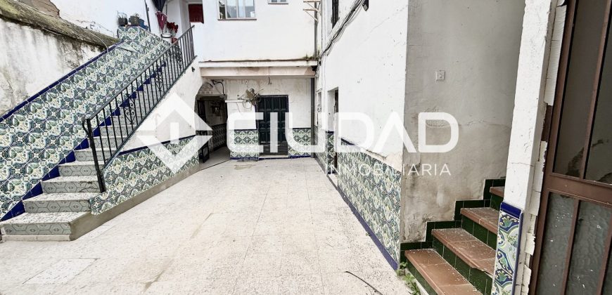 Estudio reformado en venta – Zona La Corredera