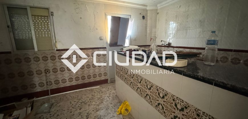 Casa para reformar – Barriada de la Paz