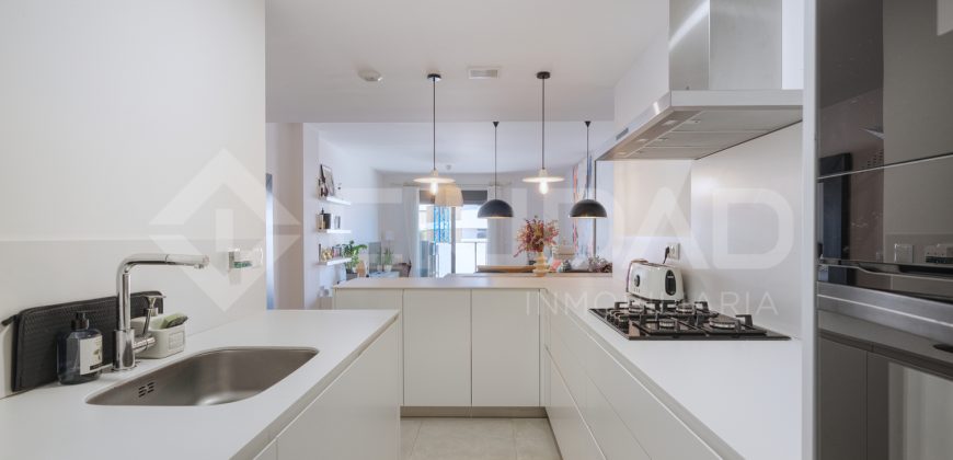 Espectacular piso en moderna urbanización del año 2022, listo para entrar a vivir.