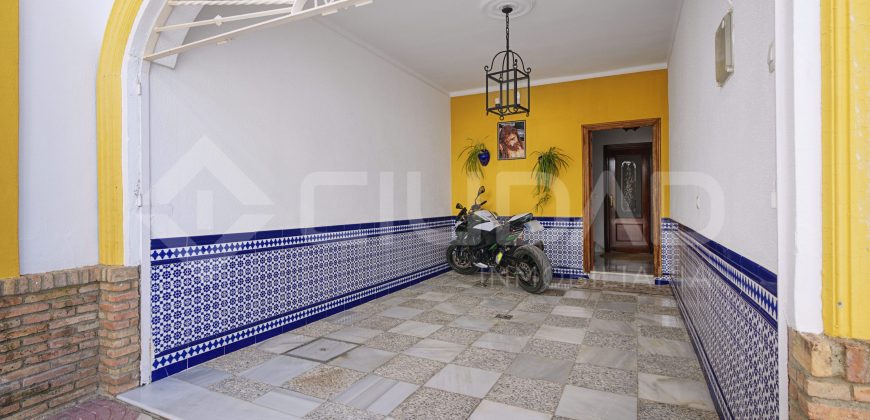 GRAN VIVIENDA CÉNTRICA DE DOS PLANTAS