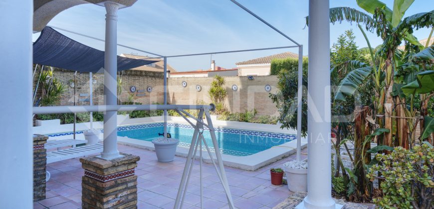 ¡Espectacular chalet independiente en Simón Verde!