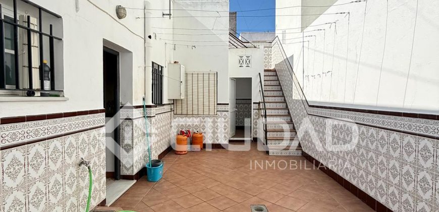 VIVIENDA INDEPENDIENTE ZONA AVENIDA DE ROTA- CHIPIONA