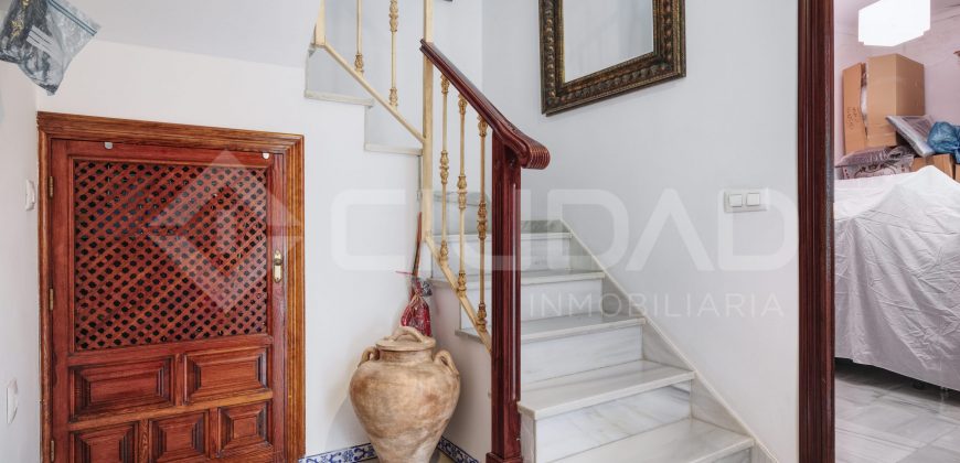 GRAN VIVIENDA CÉNTRICA DE DOS PLANTAS