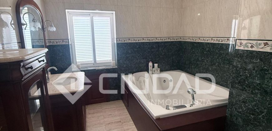 CHALET- PUERTO REAL (CÁDIZ)