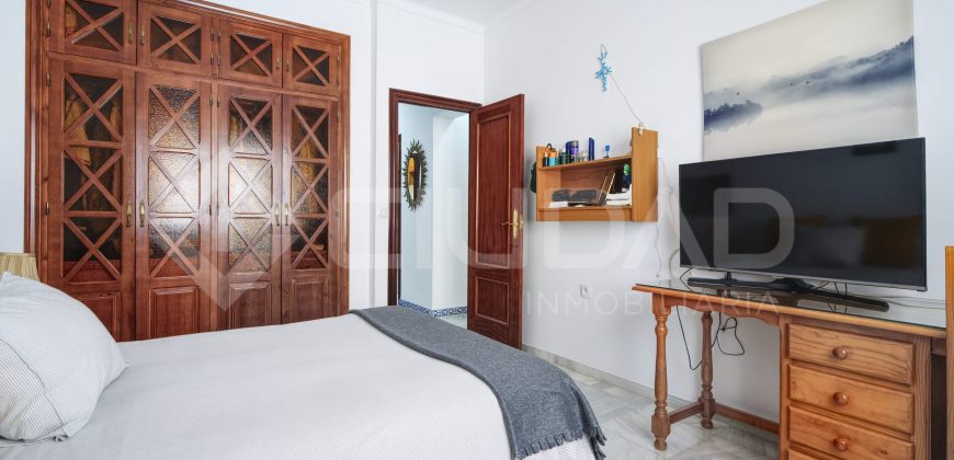 GRAN VIVIENDA CÉNTRICA DE DOS PLANTAS