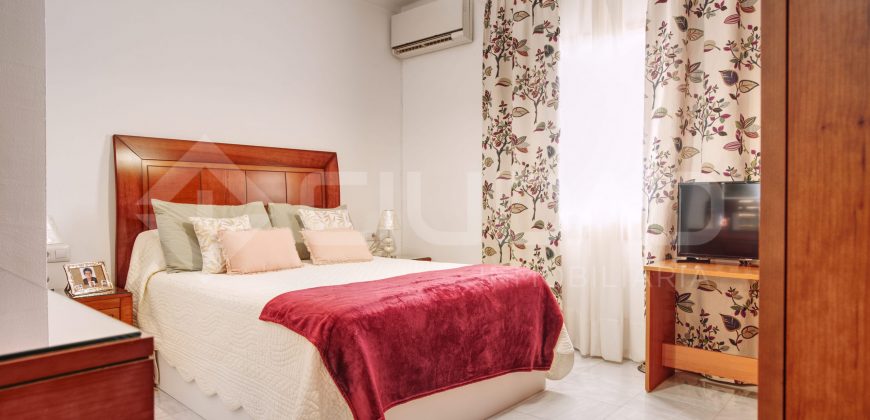 GRAN VIVIENDA CÉNTRICA DE DOS PLANTAS