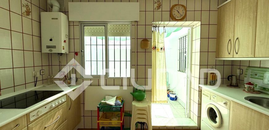 PISO ZONA CENTRO- CHIPIONA