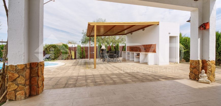 CAMPO CON PISCINA EN EL PEROTONAR