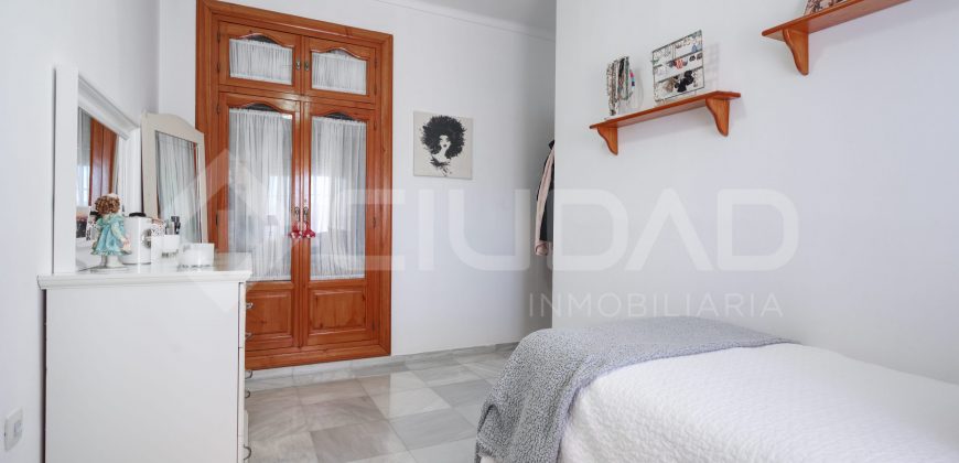 GRAN VIVIENDA CÉNTRICA DE DOS PLANTAS