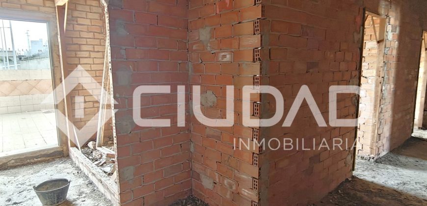 Vivienda en bruto con cochera – Zona Colegio Antonio Gala