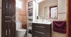 GRAN VIVIENDA CÉNTRICA DE DOS PLANTAS