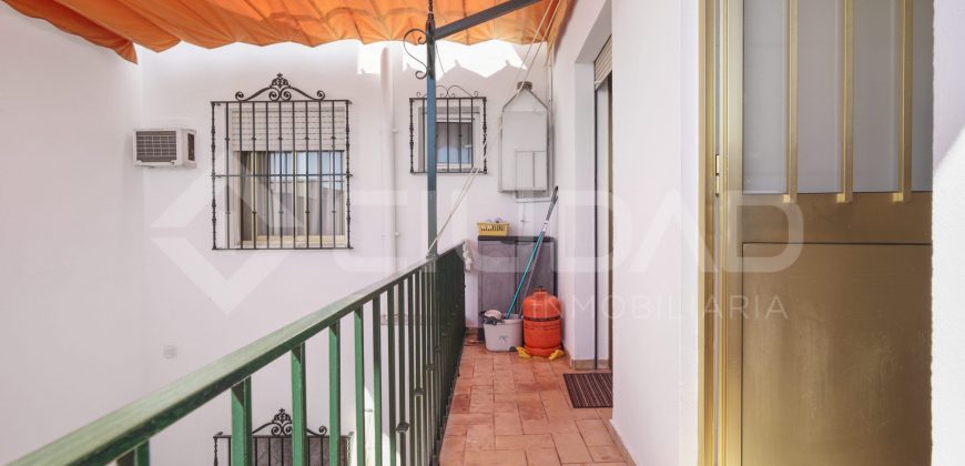 GRAN VIVIENDA CÉNTRICA DE DOS PLANTAS