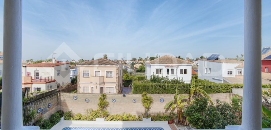 ¡Espectacular chalet independiente en Simón Verde!