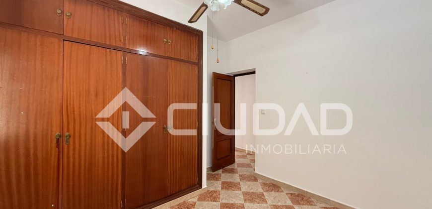VIVIENDA INDEPENDIENTE ZONA AVENIDA DE ROTA- CHIPIONA