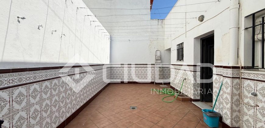 VIVIENDA INDEPENDIENTE ZONA AVENIDA DE ROTA- CHIPIONA