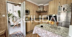 Casa de 2 plantas que da a dos calles