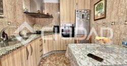 Casa de 2 plantas que da a dos calles