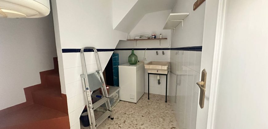 CASA DE DOS PLANTAS EN FUENTES DE ANDALUCÍA