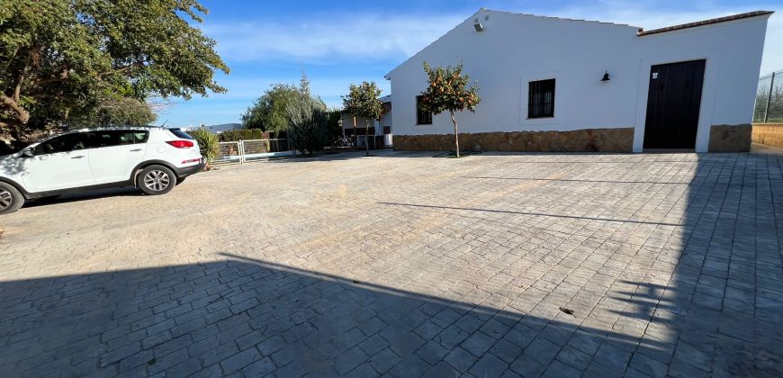 CAMPO CON PISCINA EN EL PEROTONAR