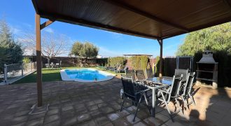 CAMPO CON PISCINA EN EL PEROTONAR