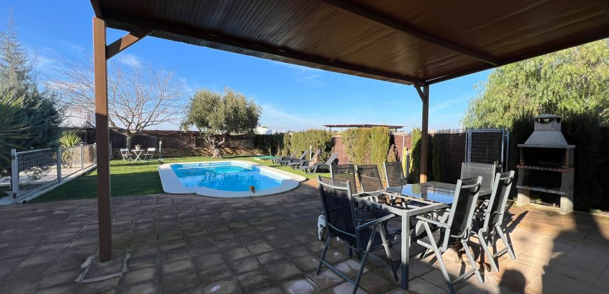 CAMPO CON PISCINA EN EL PEROTONAR