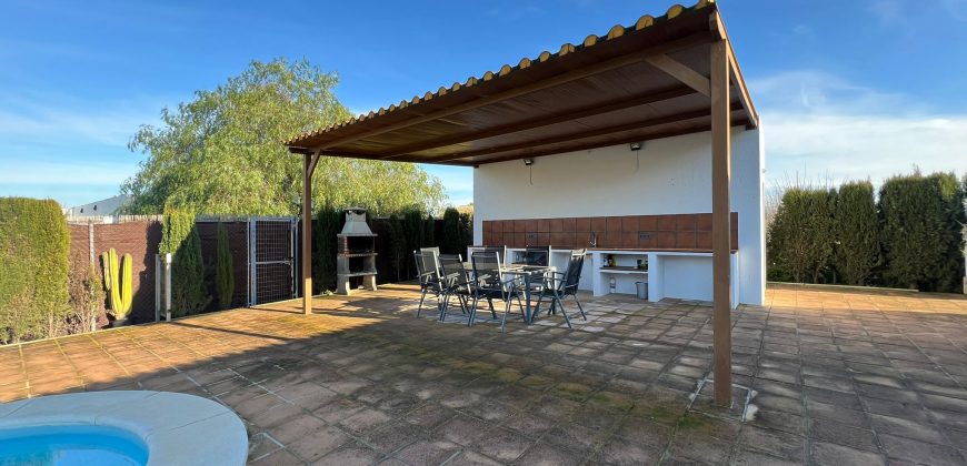 CAMPO CON PISCINA EN EL PEROTONAR