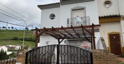 Amplia y Luminosa Propiedad en Zona Tranquila en calle Gpya !